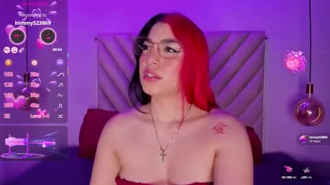 Snapshot of emmaswift1 chatting on October 2025 03:04:01 AM Emma online show from October 2025 03:04:01 AM