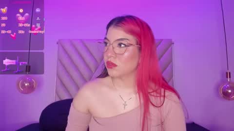 Snapshot of emmaswift1 chatting on November 2025 02:33:02 AM Emma online show from November 2025 02:33:02 AM