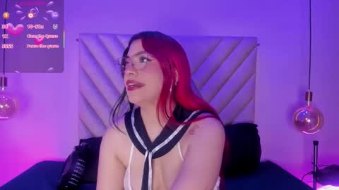 Snapshot of emmaswift1 chatting on December 2025 02:41:02 AM Emma online show from December 2025 02:41:02 AM