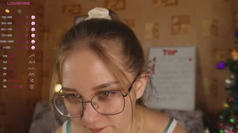 Snapshot of emmatiny chatting on January 2025 01:49:01 PM Mia online show from January 2025 01:49:01 PM