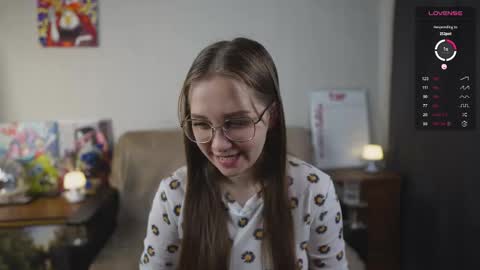 Snapshot of emmatiny chatting on October 2025 02:01:02 AM Mia online show from October 2025 02:01:02 AM