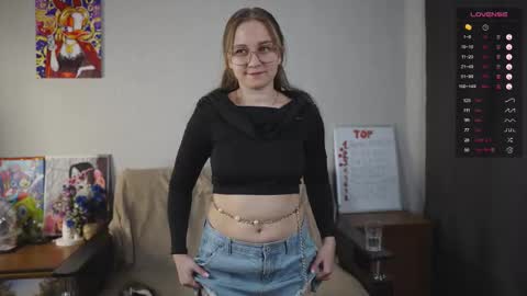 Snapshot of emmatiny chatting on October 2025 03:40:01 AM Mia online show from October 2025 03:40:01 AM