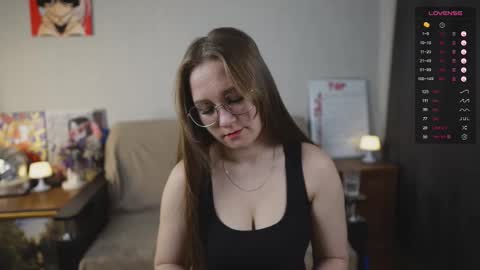 Snapshot of emmatiny chatting on November 2025 03:11:01 PM Mia online show from November 2025 03:11:01 PM