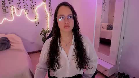 Snapshot of emmatorres9 chatting on October 2025 02:41:01 PM Emma Torres online show from October 2025 02:41:01 PM