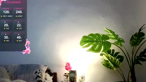 Snapshot of emmavayne chatting on June 2026 07:07:01 PM Emma online show from June 2026 07:07:01 PM