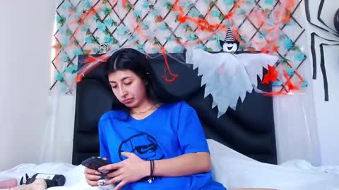  Emma  online show from October 2025 04:08:01 PM