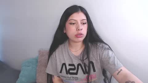 Snapshot of emmi_0 chatting on October 2025 03:01:02 AM Emily Independent model online show from October 2025 03:01:02 AM