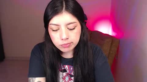 Snapshot of emmi_0 chatting on March 2026 01:44:02 AM Emily Independent model online show from March 2026 01:44:02 AM