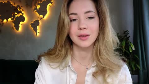 Miss Emmi online show from March 2026 08:51:02 AM