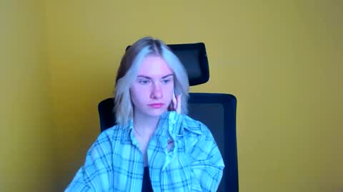 Snapshot of emmi_rossum chatting on September 2025 05:29:01 AM Emmi online show from September 2025 05:29:01 AM