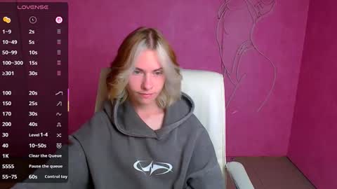 Snapshot of emmi_rossum chatting on September 2025 06:06:02 AM Emmi online show from September 2025 06:06:02 AM