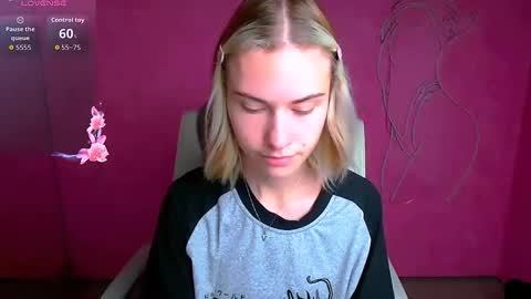 Snapshot of emmi_rossum chatting on October 2025 05:16:02 AM Emmi online show from October 2025 05:16:02 AM