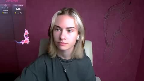 Snapshot of emmi_rossum chatting on October 2025 05:07:02 AM Emmi online show from October 2025 05:07:02 AM