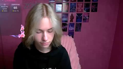 Snapshot of emmi_rossum chatting on October 2025 05:30:01 AM Emmi online show from October 2025 05:30:01 AM