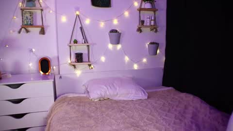 Snapshot of emmie_everly chatting on October 2025 07:23:02 PM emmie_everly online show from October 2025 07:23:02 PM