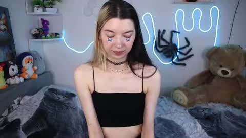 Snapshot of emmie_everly chatting on June 2026 01:26:01 PM emmie_everly online show from June 2026 01:26:01 PM