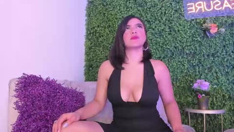 Snapshot of emmiily_z chatting on March 2025 03:30:01 AM Emmiily online show from March 2025 03:30:01 AM