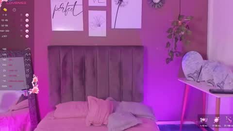  Emmily  online show from November 2025 12:05:01 PM