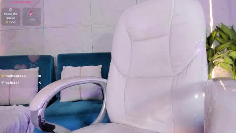 Emmily online show from February 2026 06:40:02 AM