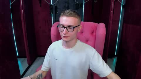 Snapshot of emmit_barker chatting on April 2026 03:38:02 PM Emmit online show from April 2026 03:38:02 PM