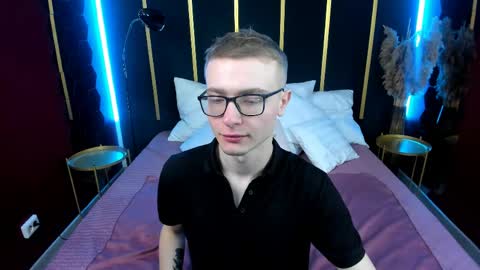 Snapshot of emmit_barker chatting on May 2026 05:35:02 AM Emmit online show from May 2026 05:35:02 AM