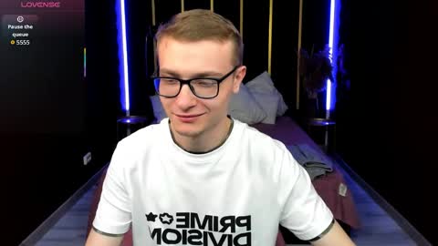 Snapshot of emmit_barker chatting on May 2026 10:22:02 AM Emmit online show from May 2026 10:22:02 AM