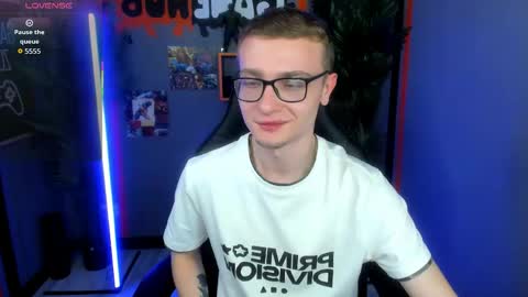 Snapshot of emmit_barker chatting on May 2026 10:59:01 PM Emmit online show from May 2026 10:59:01 PM