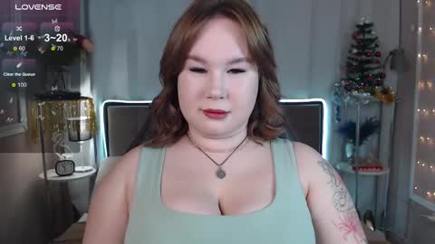 Snapshot of emmy_moonlight chatting on December 2024 11:05:02 AM Emmy online show from December 2024 11:05:02 AM