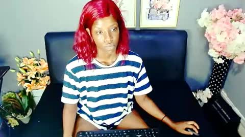 Snapshot of emmybae69 chatting on February 2025 10:06:02 PM emma online show from February 2025 10:06:02 PM