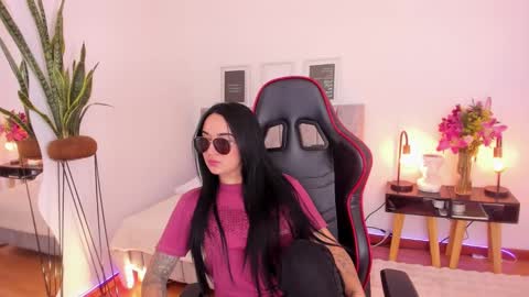 Emmy Evans  online show from February 2025 07:36:01 PM