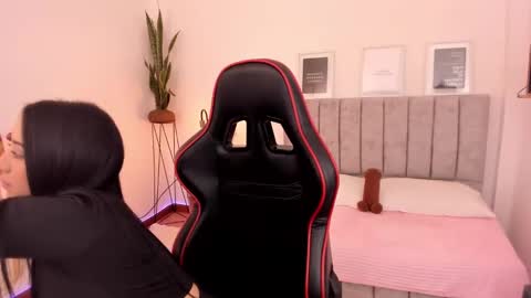 Emmy Evans  online show from March 2025 07:29:02 PM