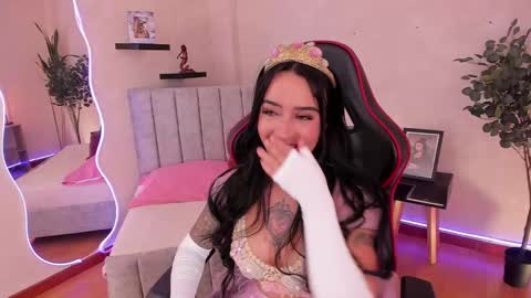 Emmy Evans  online show from September 2025 08:41:01 PM