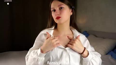 Snapshot of emmyleri chatting on November 2025 01:15:01 AM Emmy online show from November 2025 01:15:01 AM