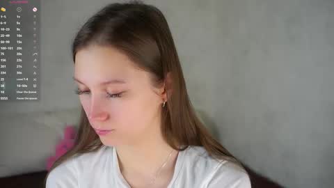 Snapshot of emmyleri chatting on February 2026 01:11:01 AM Emmy online show from February 2026 01:11:01 AM