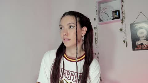 Snapshot of emperatriiiz chatting on December 2024 09:54:02 PM Emperatriz online show from December 2024 09:54:02 PM