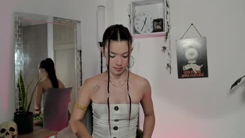 Snapshot of emperatriiiz chatting on December 2024 05:37:02 PM Emperatriz online show from December 2024 05:37:02 PM