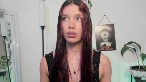 Snapshot of emperatriiiz chatting on January 2025 06:14:01 PM Emperatriz online show from January 2025 06:14:01 PM