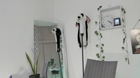 Snapshot of emperatriiiz chatting on January 2025 09:25:02 PM Emperatriz online show from January 2025 09:25:02 PM