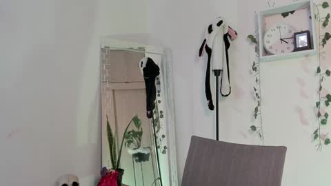 Snapshot of emperatriiiz chatting on February 2025 09:15:02 PM Emperatriz online show from February 2025 09:15:02 PM