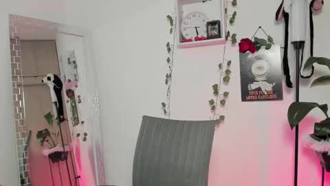 Snapshot of emperatriiiz chatting on February 2025 10:31:01 PM Emperatriz online show from February 2025 10:31:01 PM