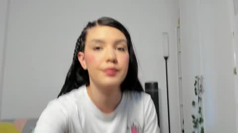 Snapshot of emperatriiiz chatting on November 2025 05:35:02 PM Emperatriz online show from November 2025 05:35:02 PM