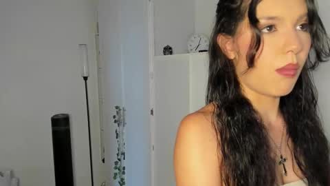 Snapshot of emperatriiiz chatting on December 2025 04:47:02 PM Emperatriz online show from December 2025 04:47:02 PM