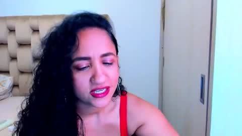 emperatriztapia online show from May 2026 08:59:01 PM