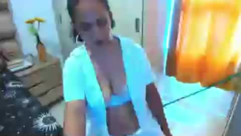 emperatriztapia online show from June 2026 09:41:01 PM