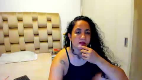 emperatriztapia online show from July 2026 11:18:01 PM