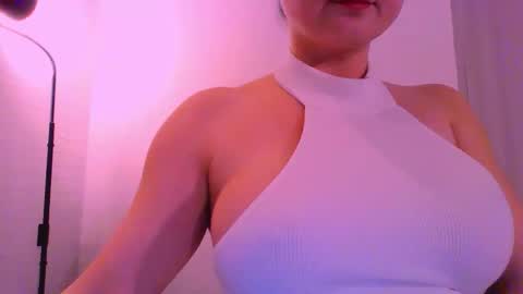 Snapshot of empierce chatting on March 2026 10:04:01 PM M online show from March 2026 10:04:01 PM