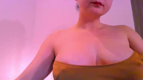 Snapshot of empierce chatting on April 2026 05:50:02 PM M online show from April 2026 05:50:02 PM