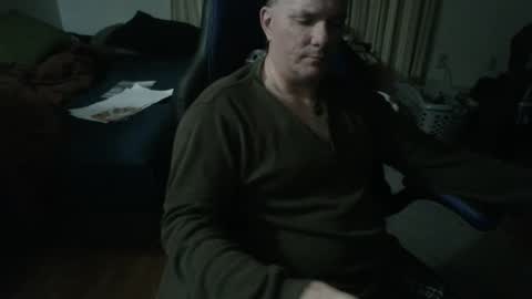 Snapshot of emsguy1 chatting on January 2025 06:33:02 AM Matt online show from January 2025 06:33:02 AM