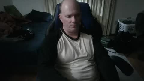 Snapshot of emsguy1 chatting on October 2025 03:40:02 AM Matt online show from October 2025 03:40:02 AM