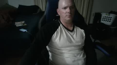 Snapshot of emsguy1 chatting on October 2025 03:32:01 AM Matt online show from October 2025 03:32:01 AM